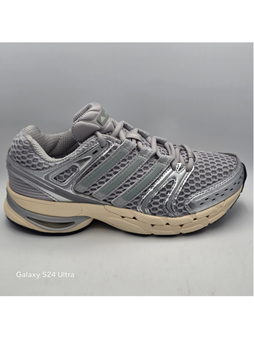 Women's 5 Adidas Adistar Contro Sneakers in Grey and Beige